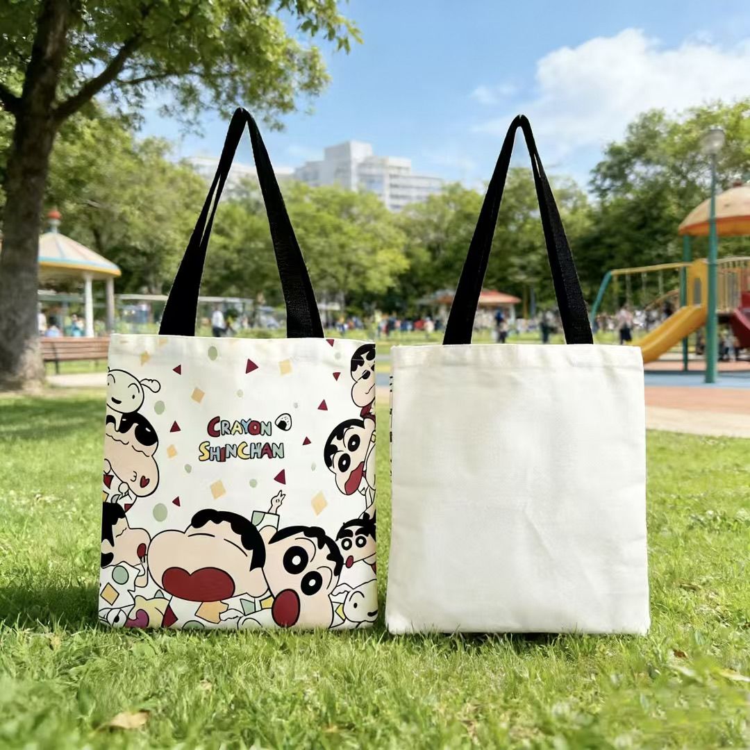 Women Bags 2026 Trends - 2026 Neue Crayon Shin-chan Canvas-Tragetasche mit